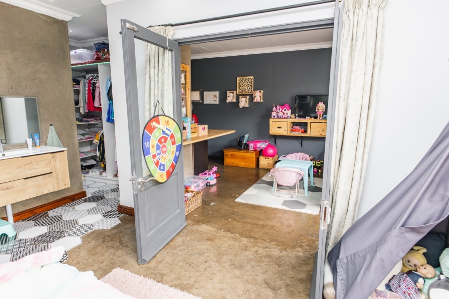 5 Bedroom Property for Sale in Somerton Estate Free State